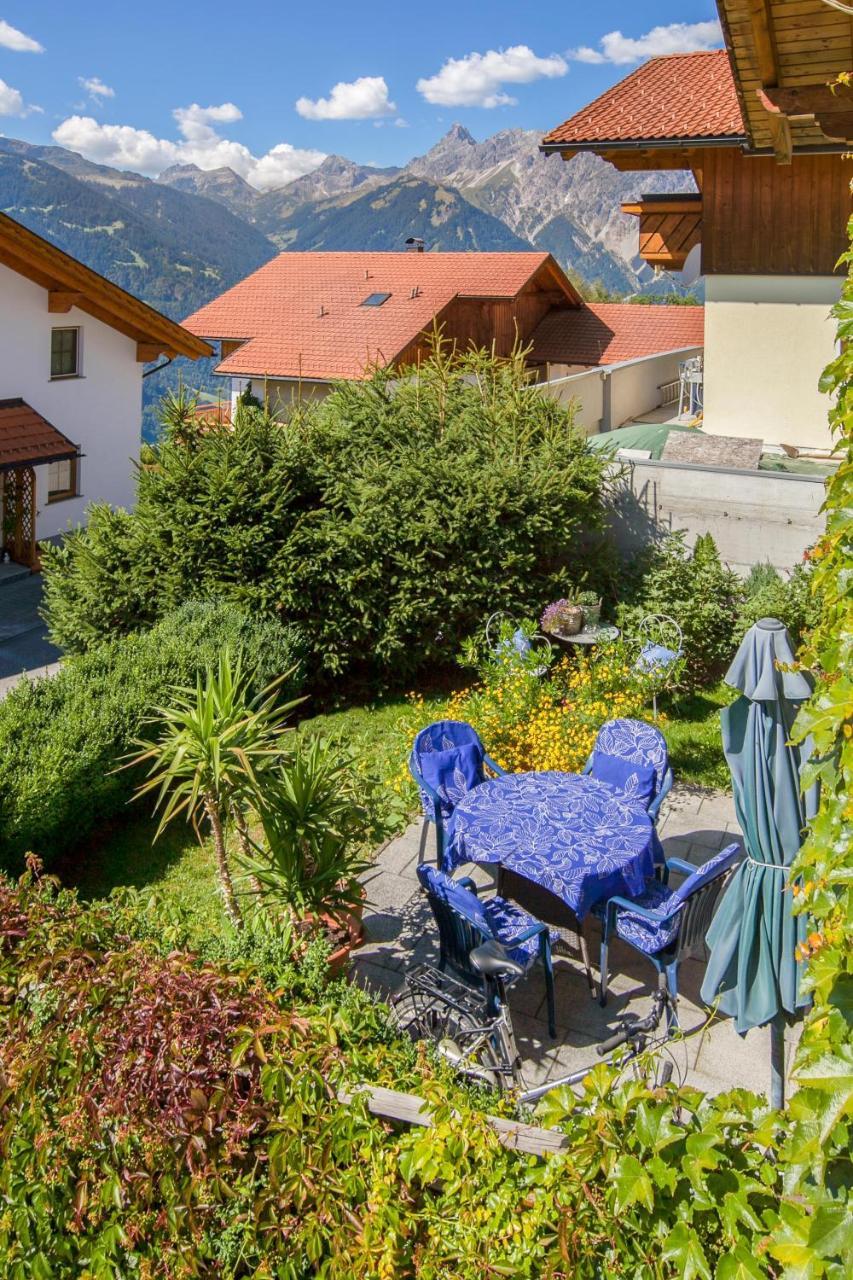 Haus Battlogg Apartment Bartholomäberg Екстериор снимка